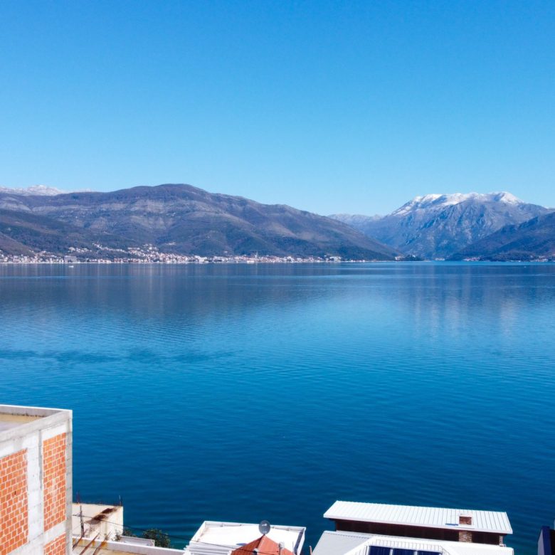 Wille na sprzedaż w Zatoce Boko-Kotor — Czarnogóra