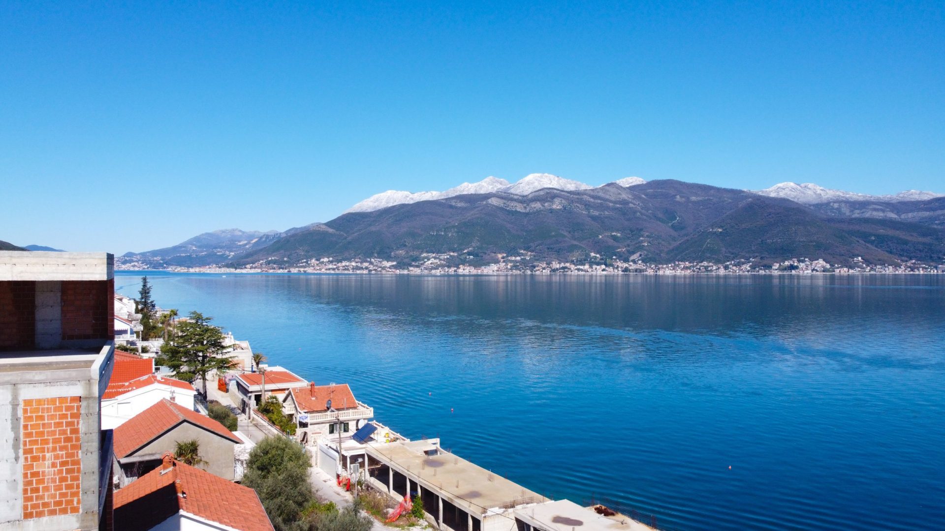 Wille na sprzedaż w Zatoce Boko-Kotor — Czarnogóra