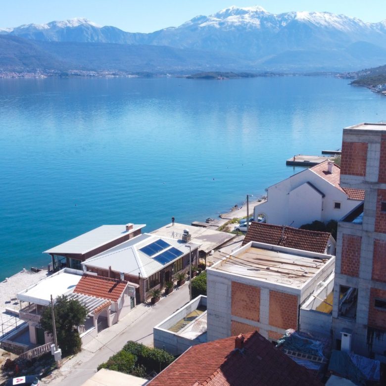 Wille na sprzedaż w Zatoce Boko-Kotor — Czarnogóra