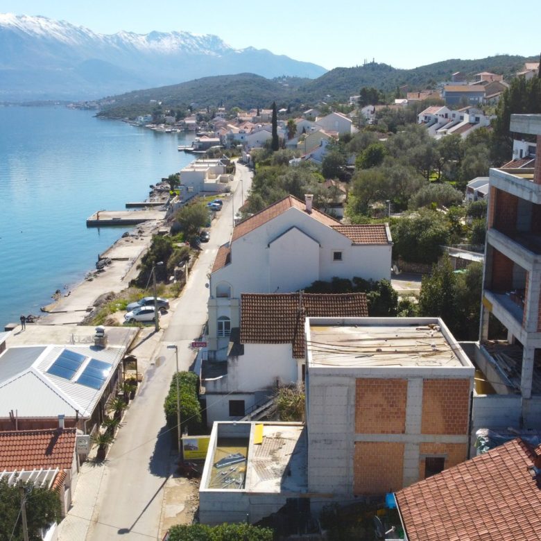 Wille na sprzedaż w Zatoce Boko-Kotor — Czarnogóra