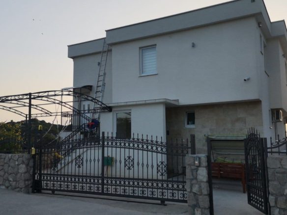 Dobra Voda'da satılık ev