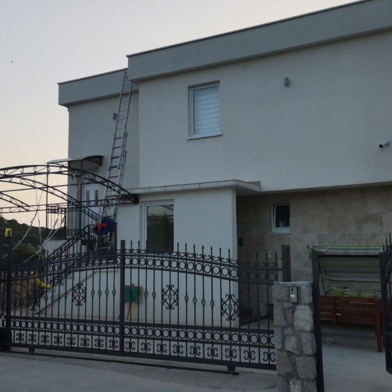 House for sale in Dobra Voda