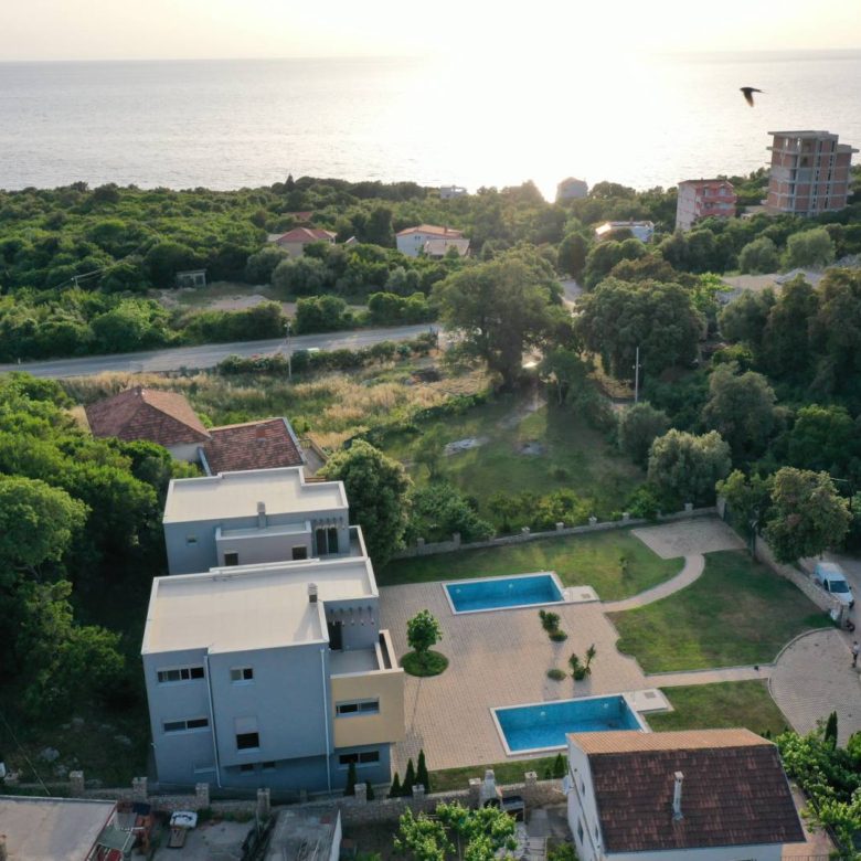 Moderne Villen in Utjeha zum Verkauf — Montenegro