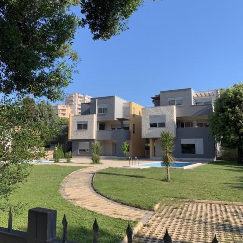 Moderne Villen in Utjeha zum Verkauf — Montenegro