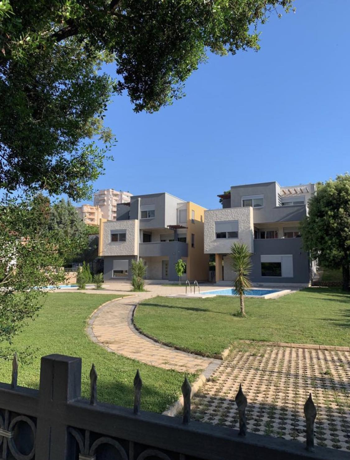 Moderne Villen in Utjeha zum Verkauf — Montenegro