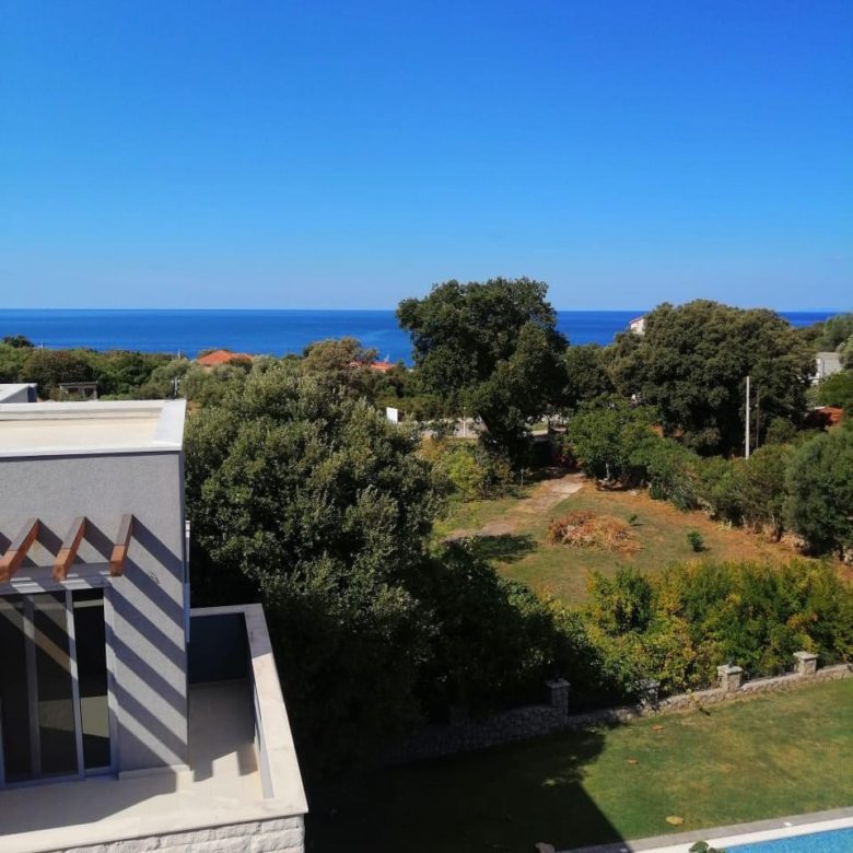 Moderne Villen in Utjeha zum Verkauf — Montenegro