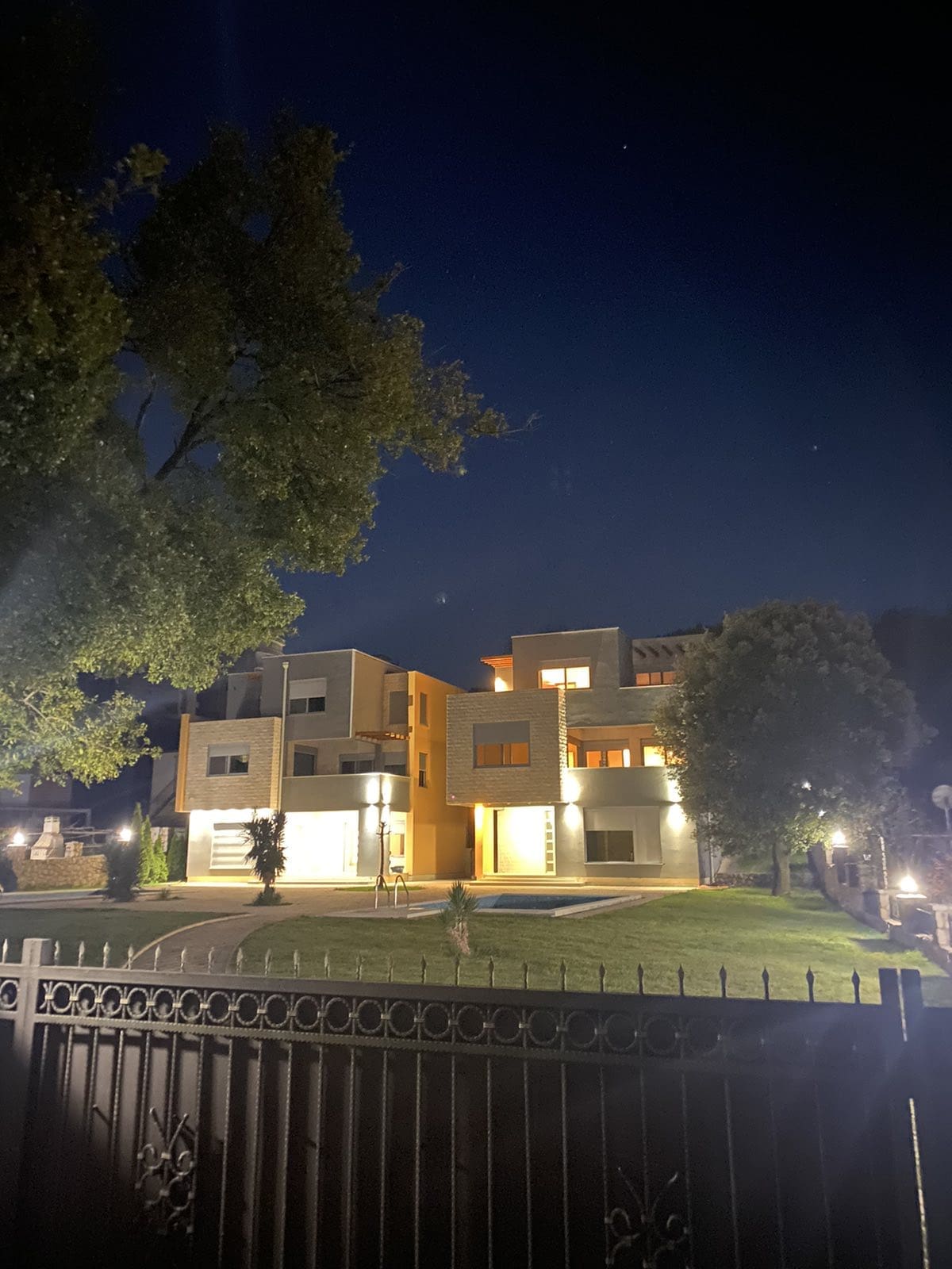Moderne Villen in Utjeha zum Verkauf — Montenegro