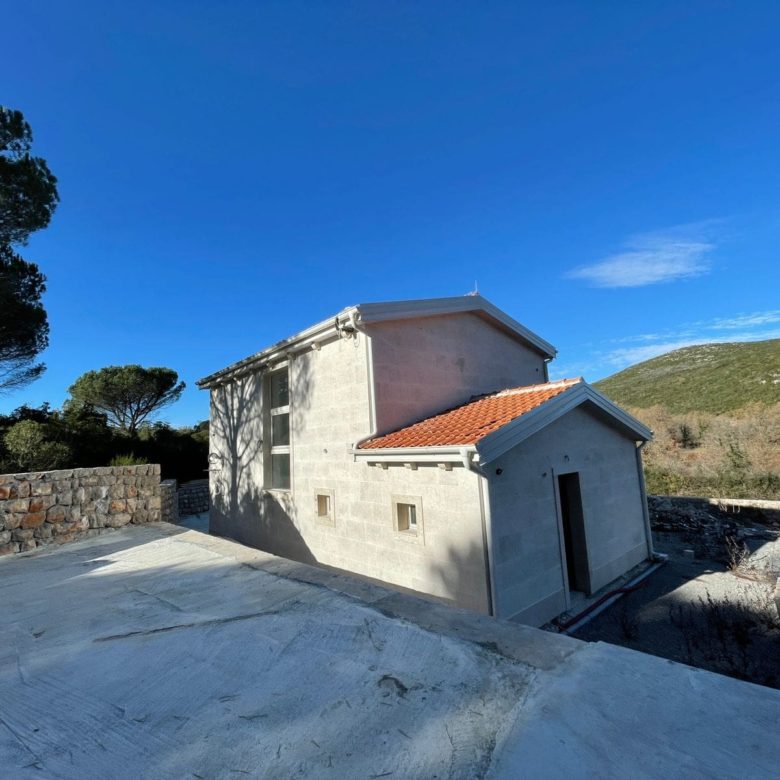 Sunny house for sale in Krimovica — Montenegro