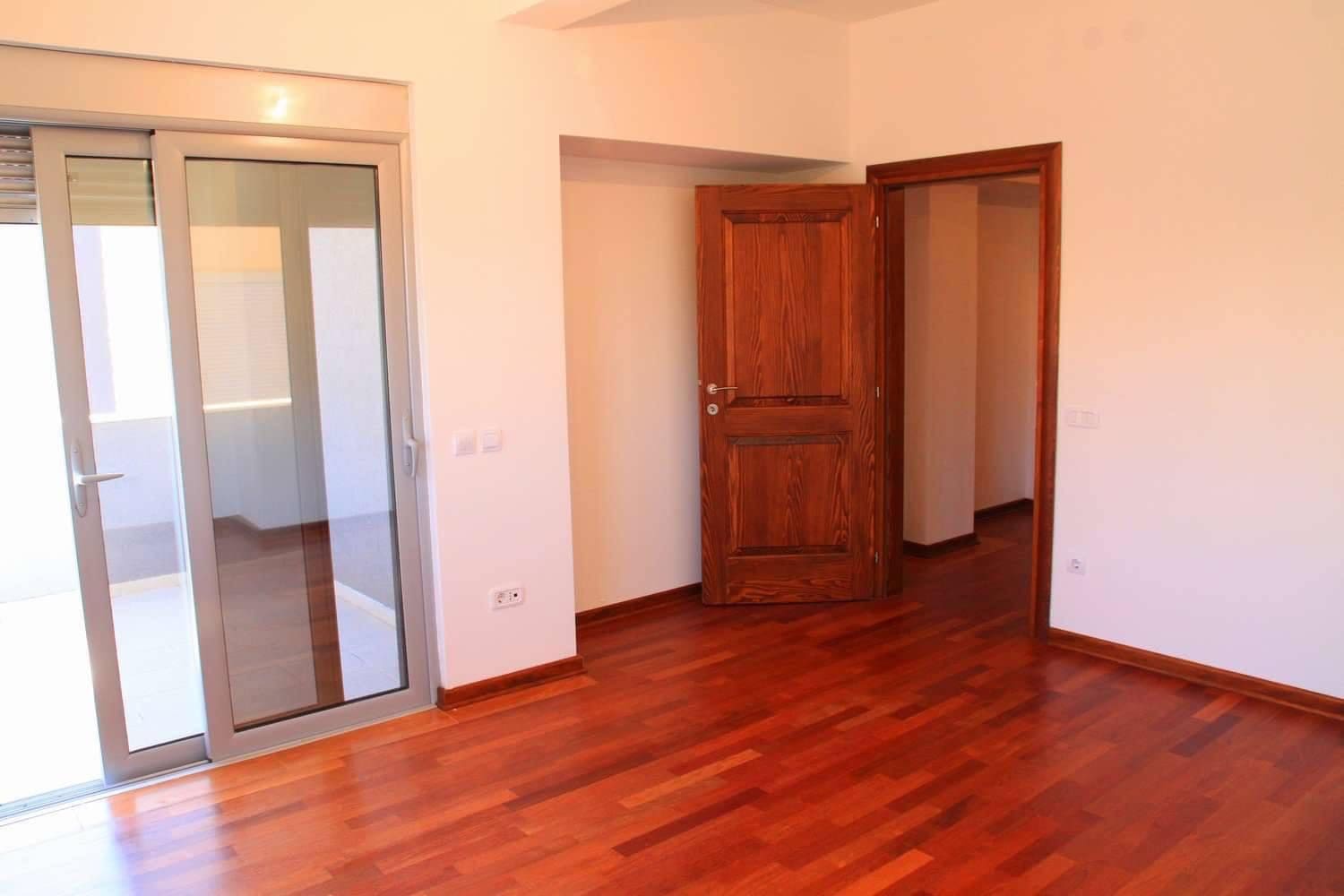 Moderne Villen in Utjeha zum Verkauf — Montenegro