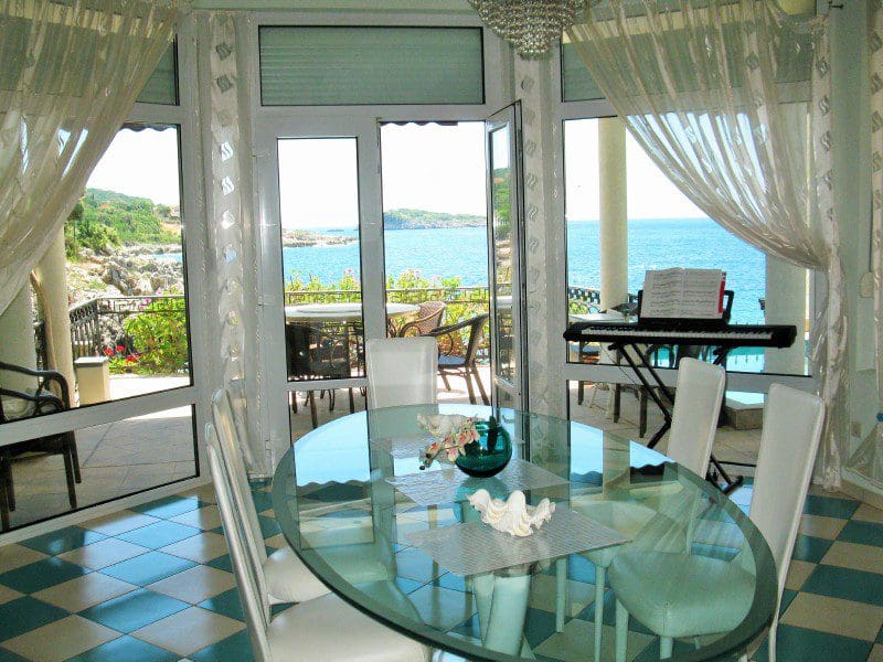 Strandvilla in Utjeha zu verkaufen — Montenegro