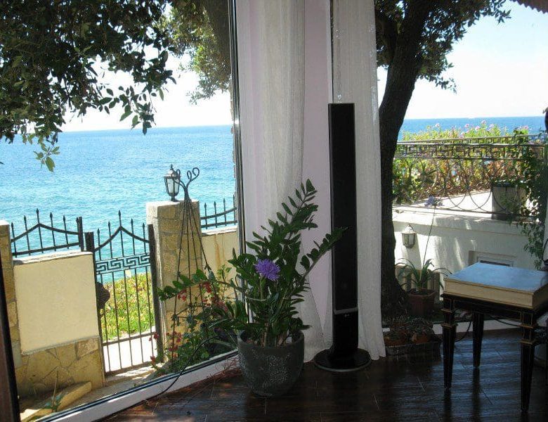 Strandvilla in Utjeha zu verkaufen — Montenegro