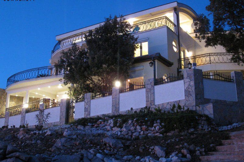 Strandvilla in Utjeha zu verkaufen — Montenegro