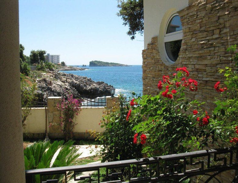 Strandvilla in Utjeha zu verkaufen — Montenegro