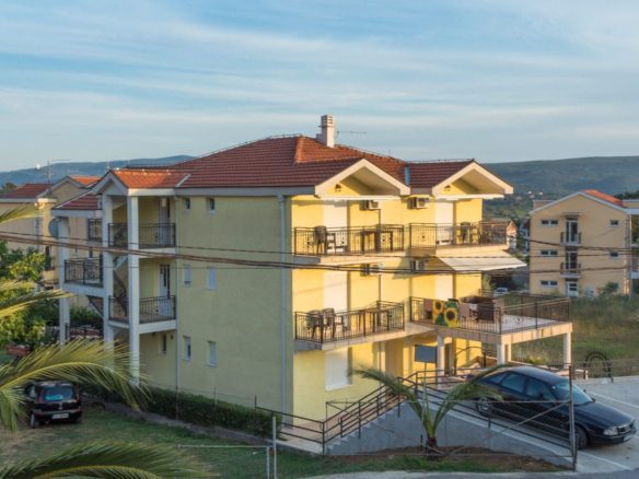 Big house for sale in Tivat