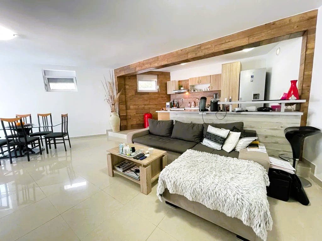 Villa for sale in Dobra Voda — Montenegro