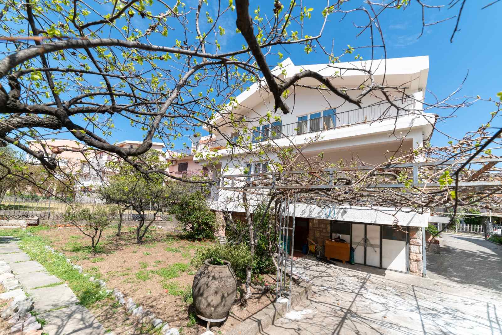 MREproperty (1) Lovely villa in Bar