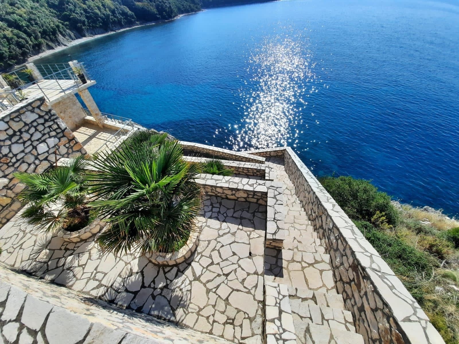 MREproperty (1) Seafront Villa For Sale In Dobra Voda