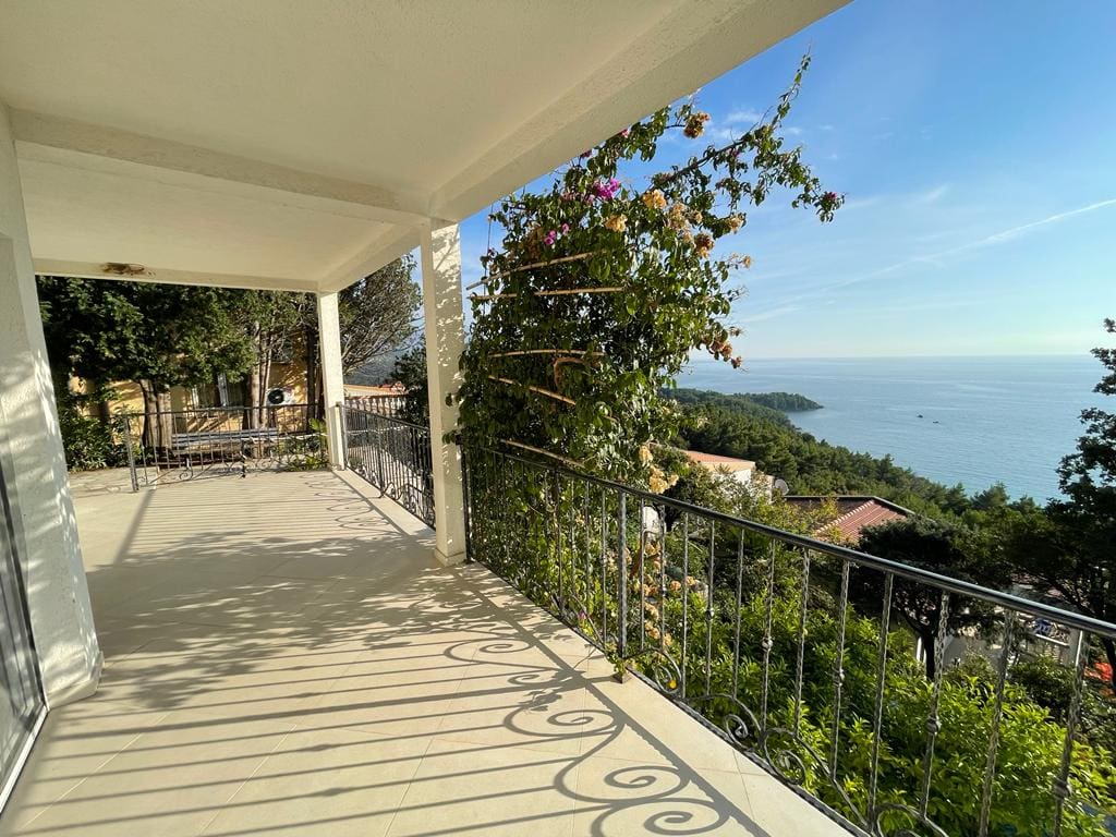 Villa for sale in Zagradje Sutomore — Montenegro
