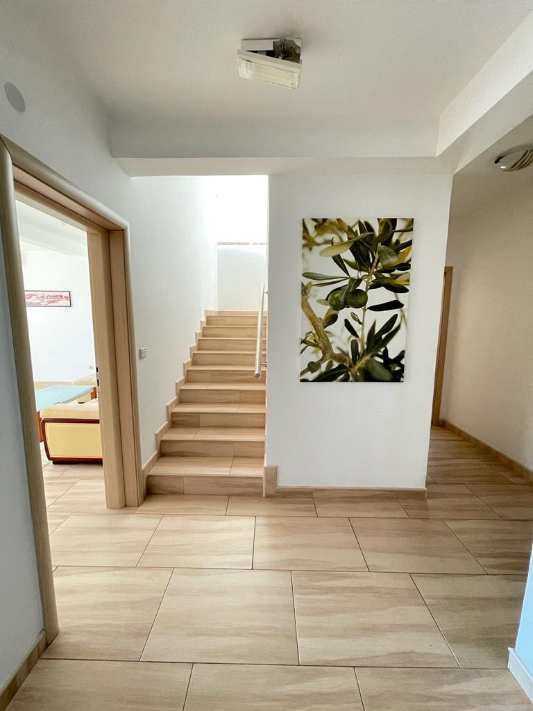 Sonnige Villa in Bar zu verkaufen — Montenegro