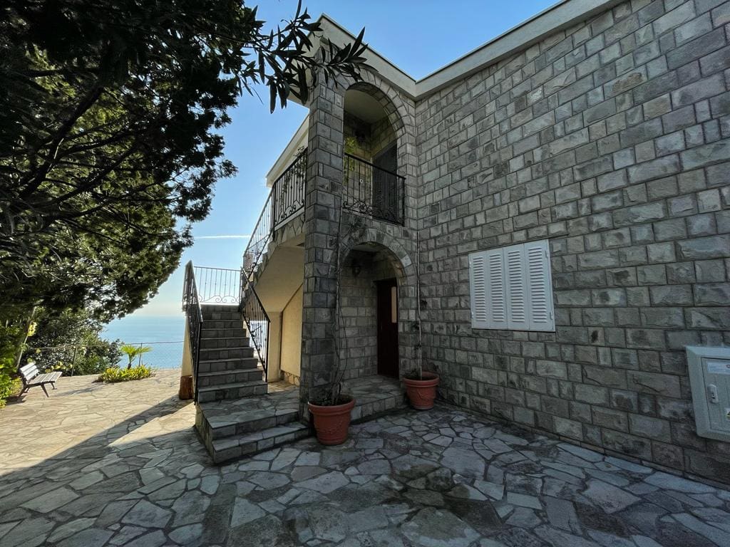 Villa for sale in Zagradje Sutomore — Montenegro