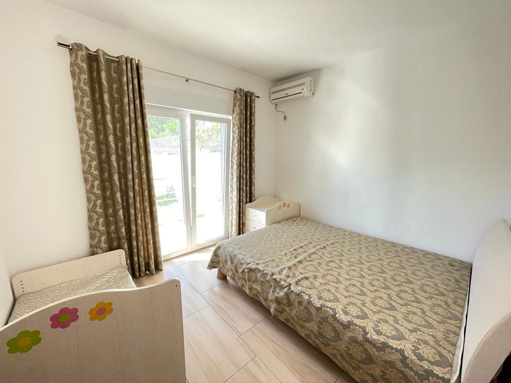 Sonnige Villa in Bar zu verkaufen — Montenegro
