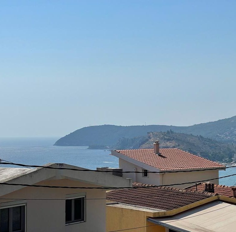 Sea view house in Sutomore — Montenegro