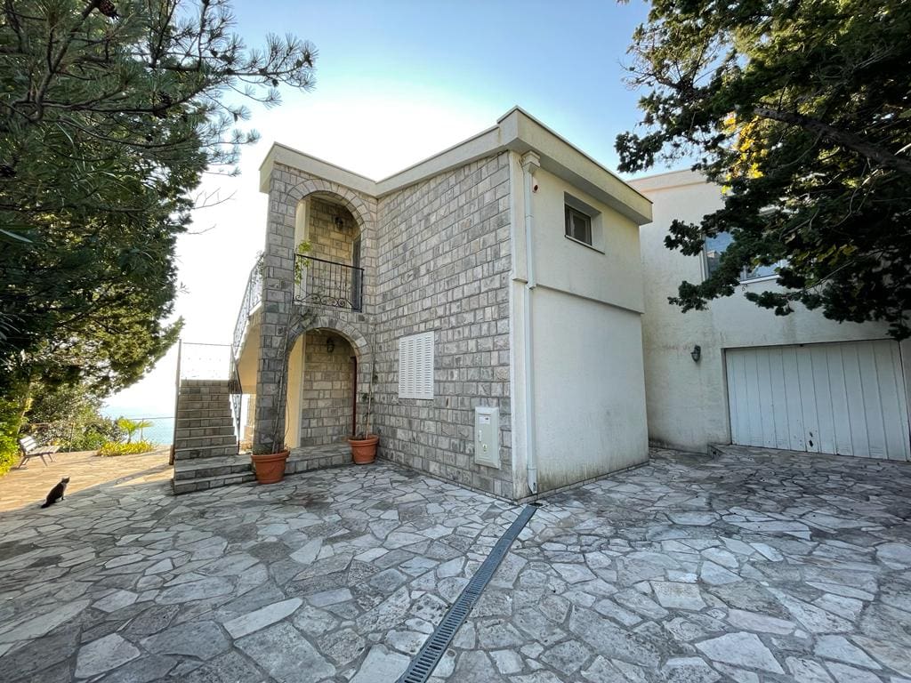 Villa for sale in Zagradje Sutomore — Montenegro