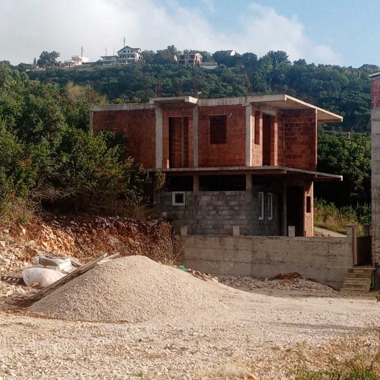 House in Utjeha Bar — Montenegro