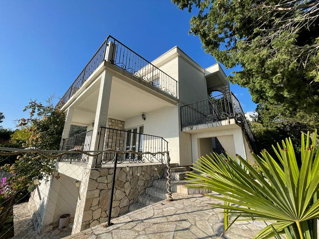 Villa for sale in Zagradje Sutomore — Montenegro