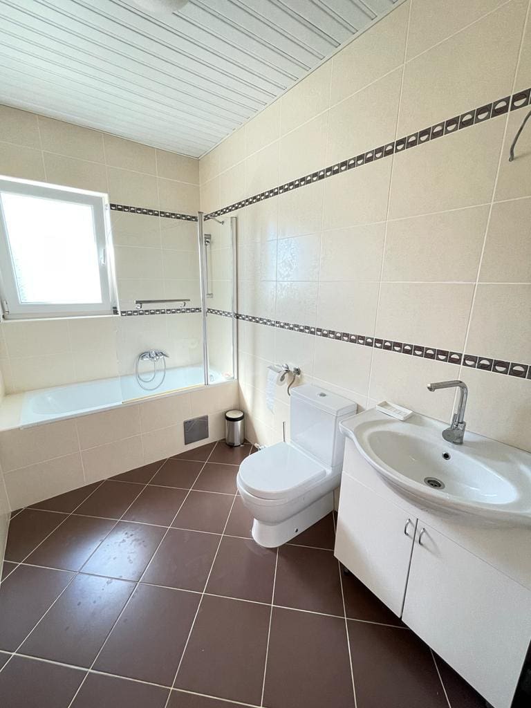 Sonnige Villa in Bar zu verkaufen — Montenegro