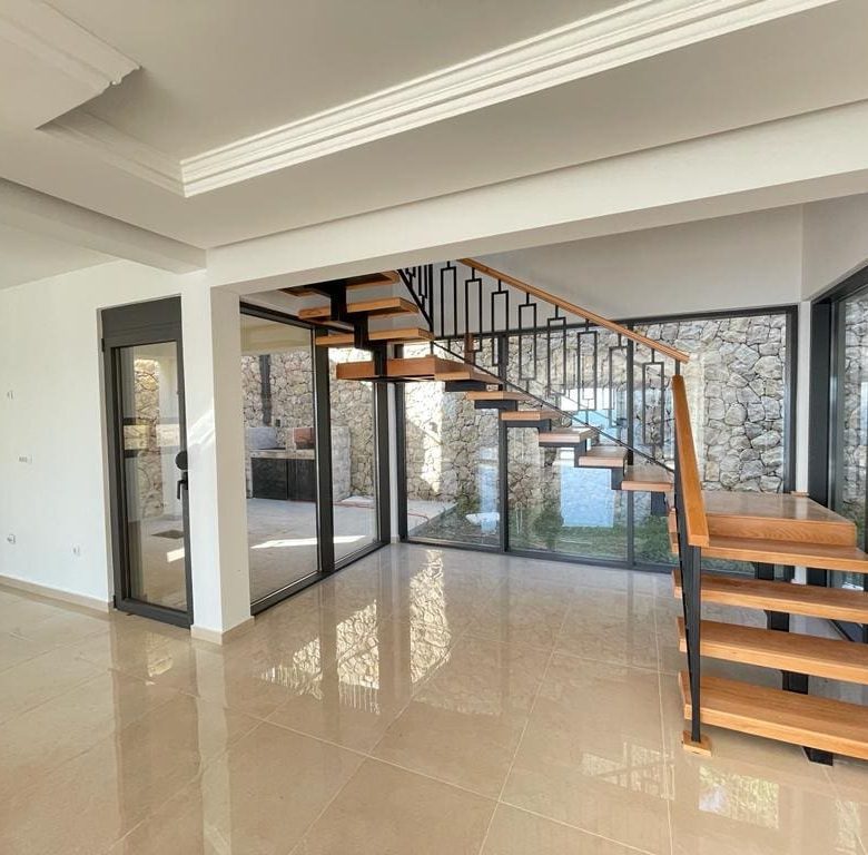 Villa with sea view in Utjeha — Montenegro