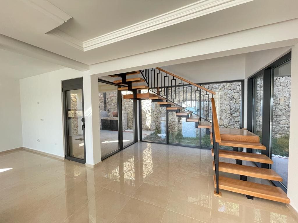 Villa with sea view in Utjeha — Montenegro