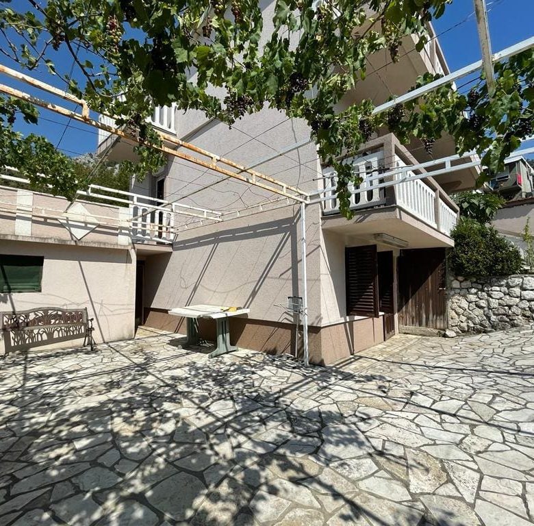 Sea view house in Sutomore — Montenegro