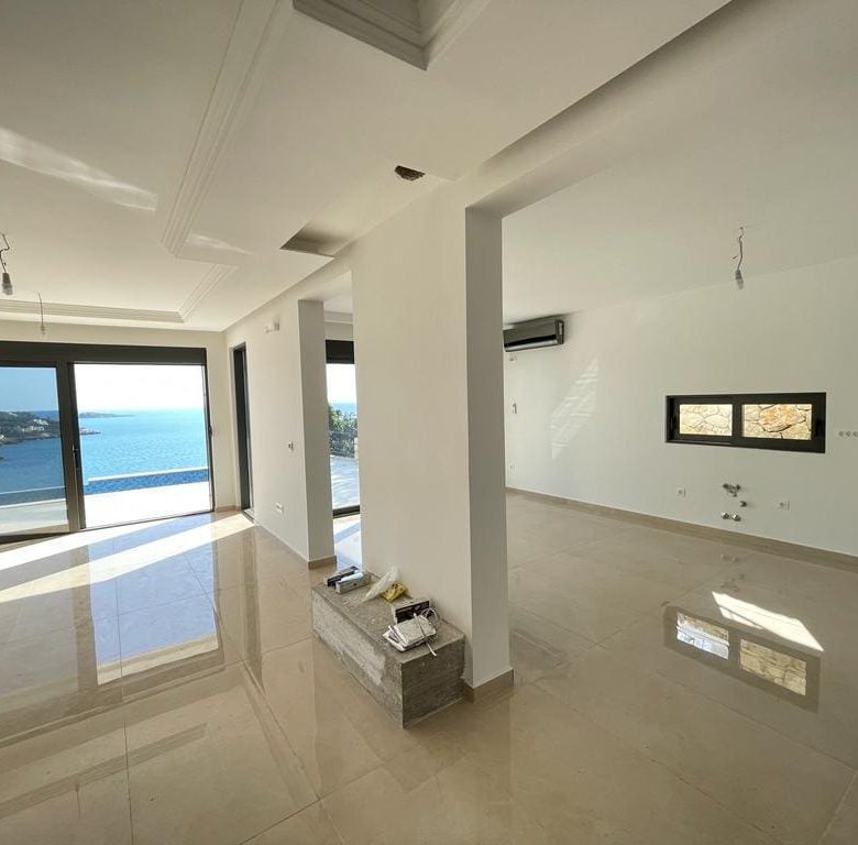 Villa with sea view in Utjeha — Montenegro