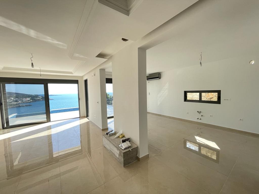 Villa with sea view in Utjeha — Montenegro