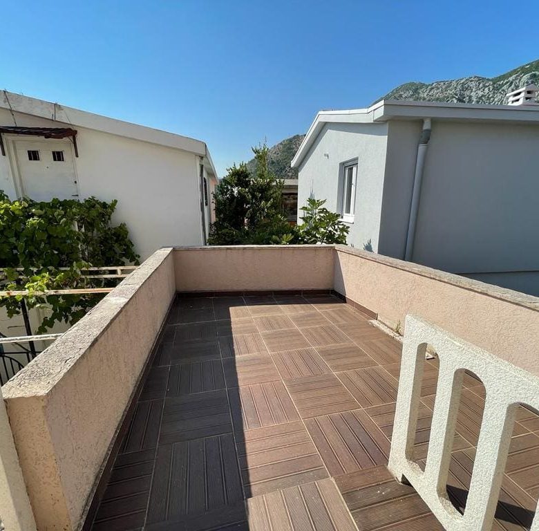 Sea view house in Sutomore — Montenegro
