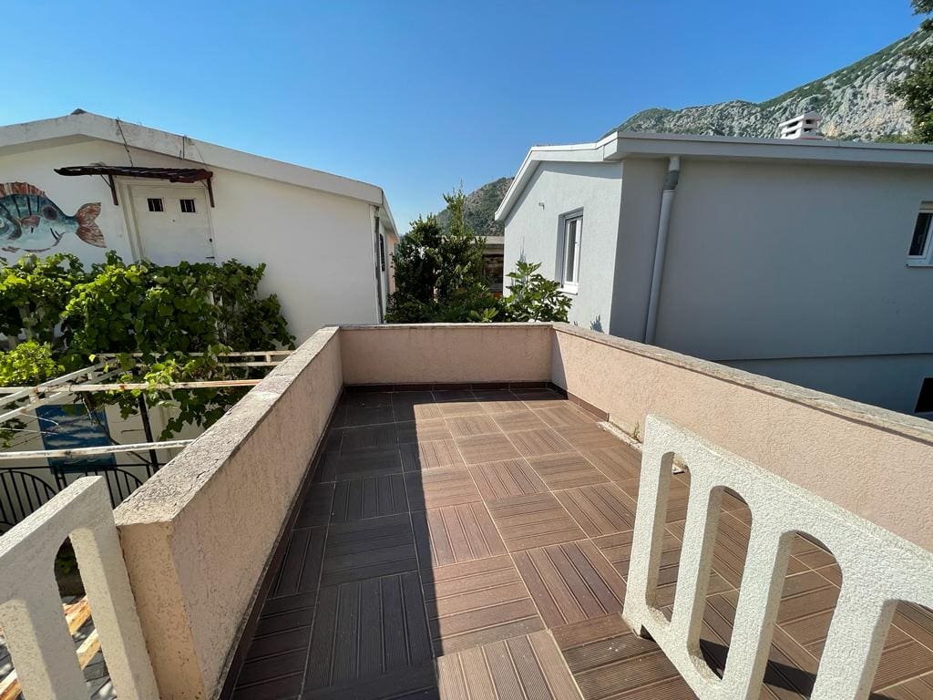 Sea view house in Sutomore — Montenegro
