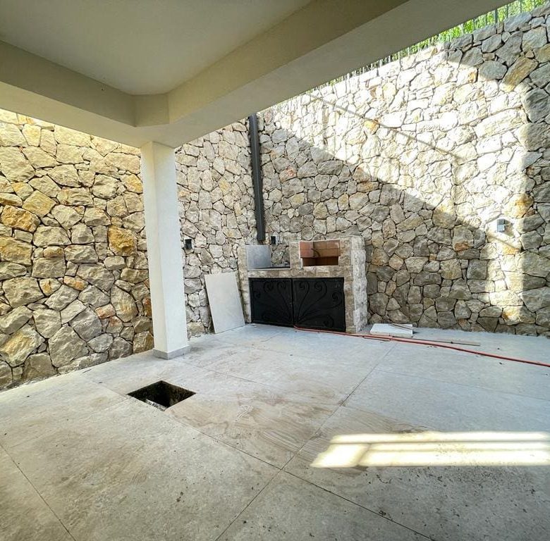 Villa with sea view in Utjeha — Montenegro