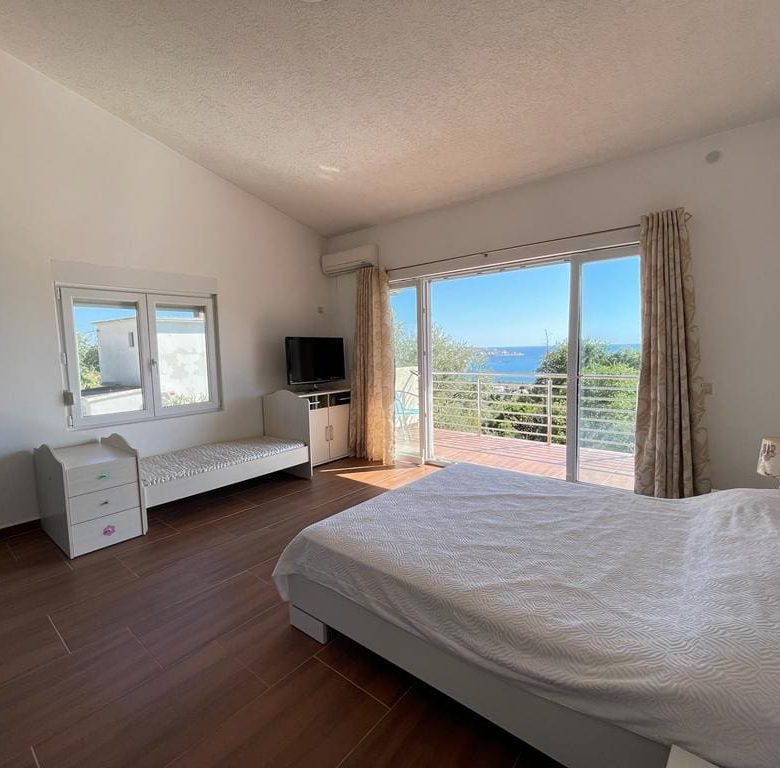Sonnige Villa in Bar zu verkaufen — Montenegro