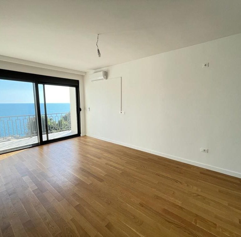 Villa with sea view in Utjeha — Montenegro