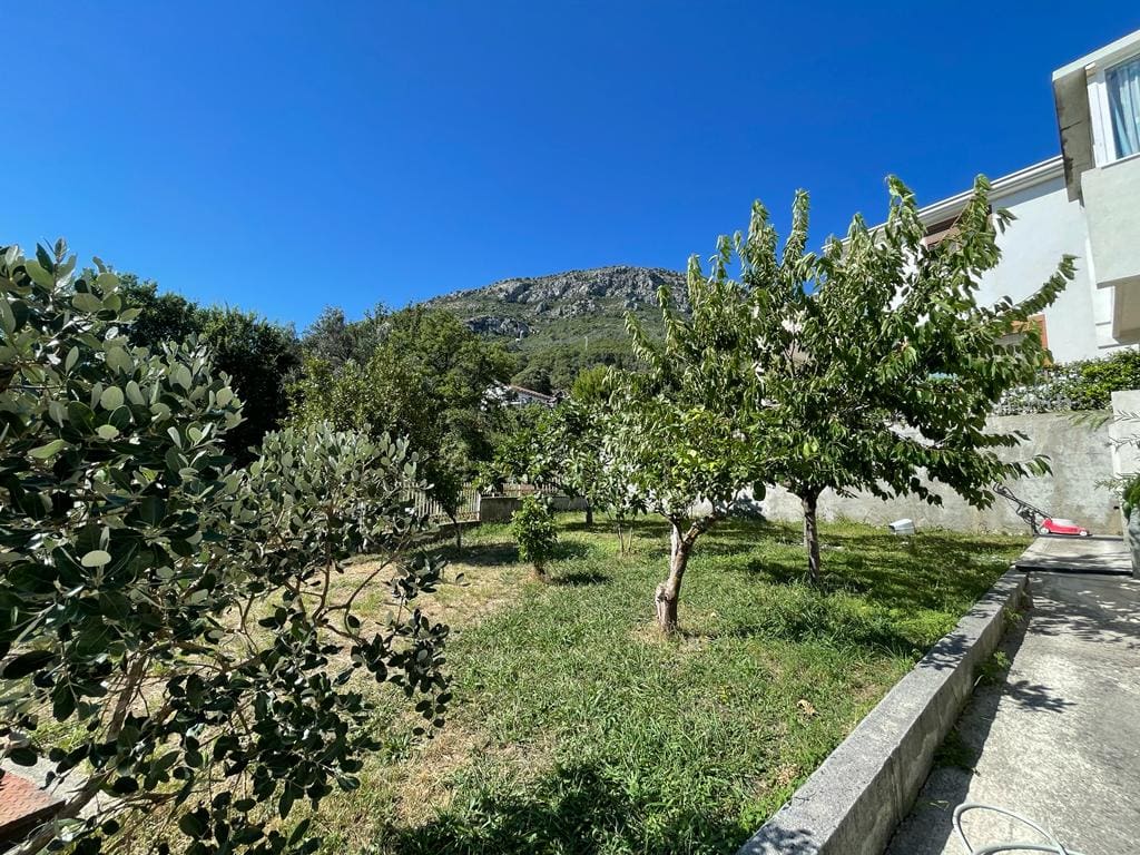 Sonnige Villa in Bar zu verkaufen — Montenegro