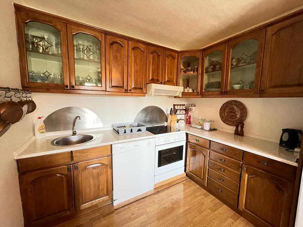 Sea view house in Sutomore — Montenegro