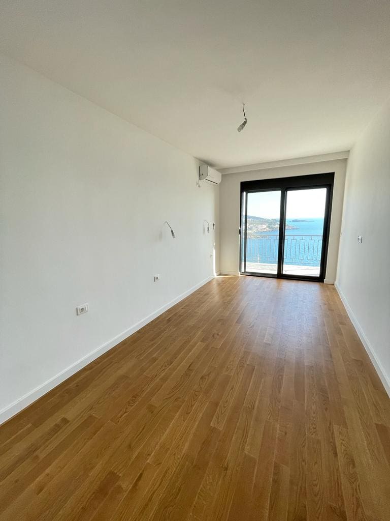 Villa with sea view in Utjeha — Montenegro