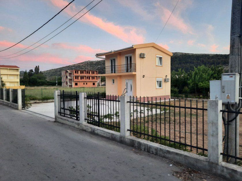 Bar'da satılık şirin ev — Karadağ