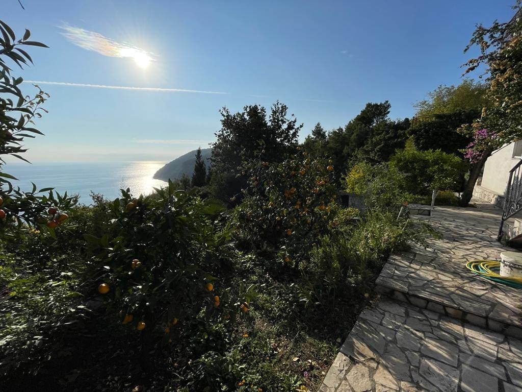 Villa for sale in Zagradje Sutomore — Montenegro