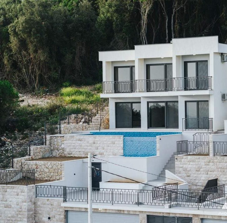 Villa with sea view in Utjeha — Montenegro