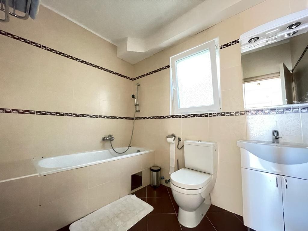 Sonnige Villa in Bar zu verkaufen — Montenegro