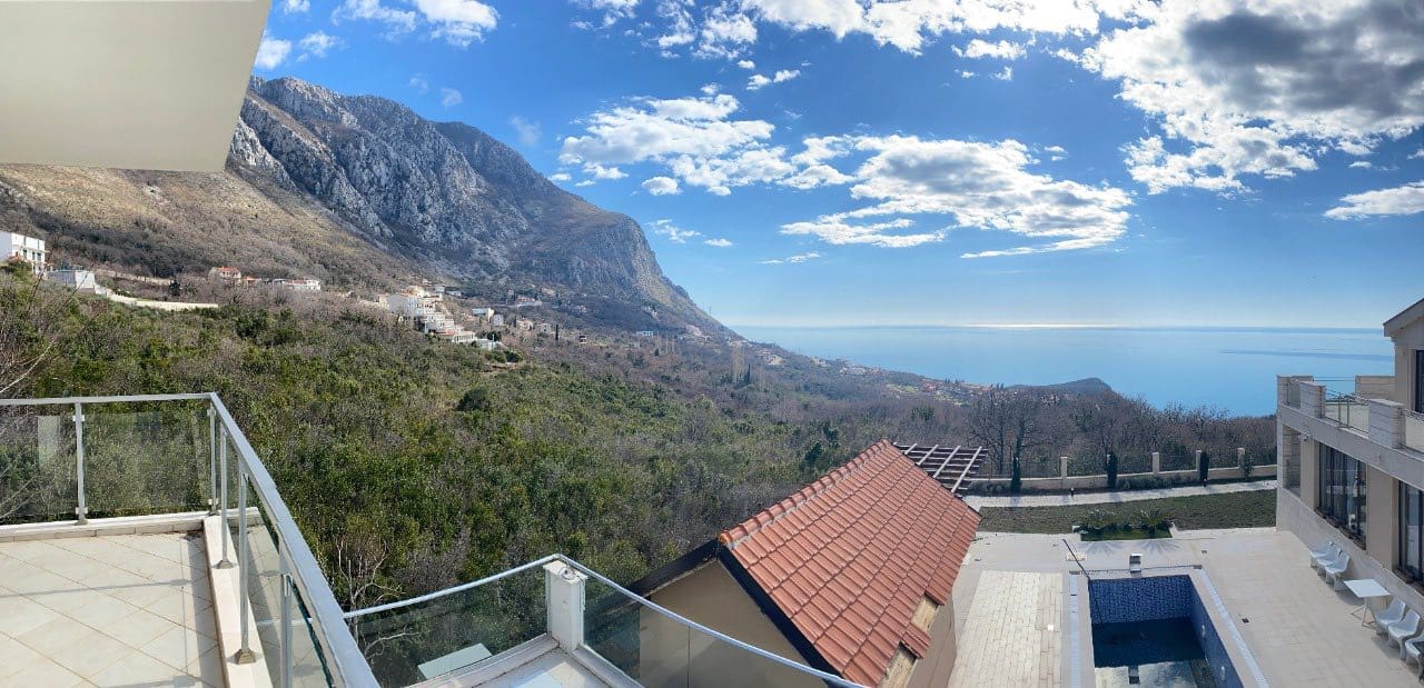 Luxusvilla in Montenegro zu verkaufen — Montenegro