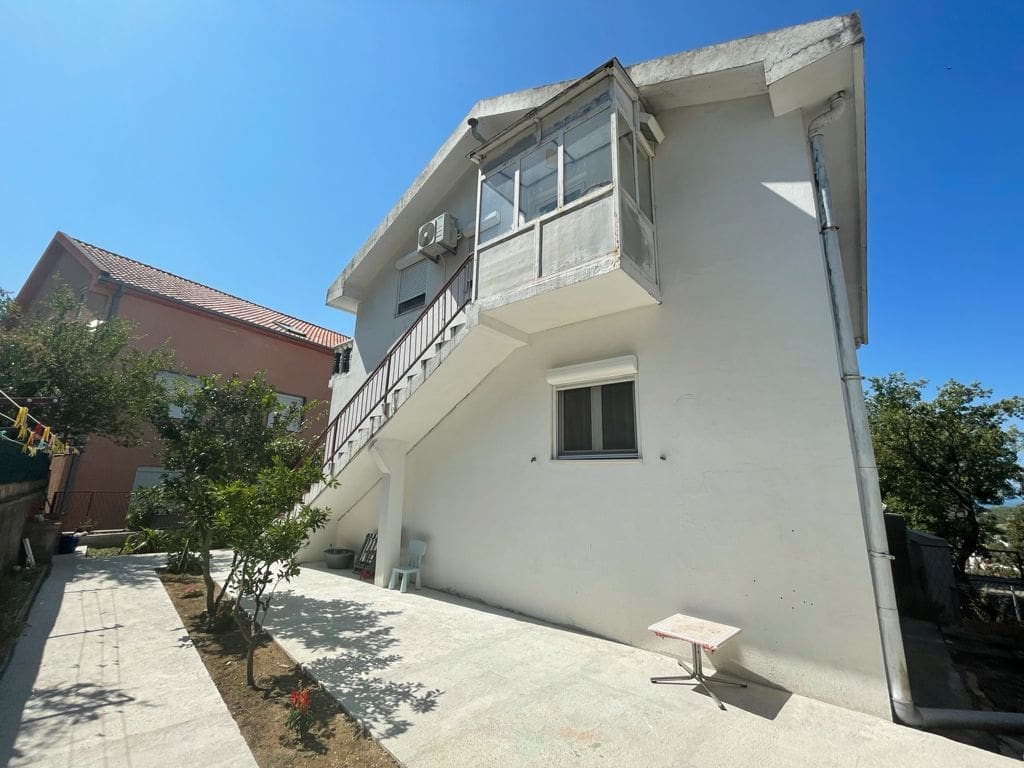 Haus mit Meerblick in Sutomore — Montenegro