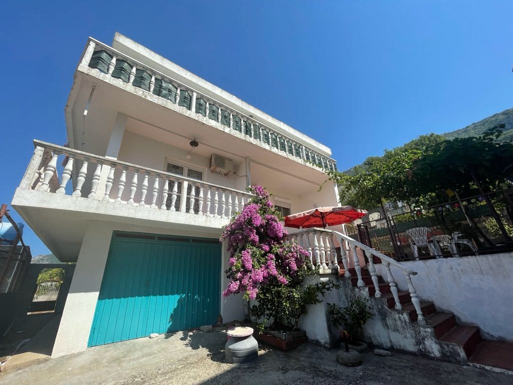 Haus mit Meerblick in Sutomore — Montenegro